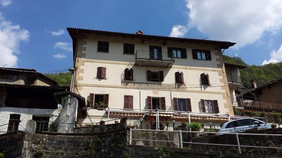 Hotel Delzanno à Varallo Extérieur photo